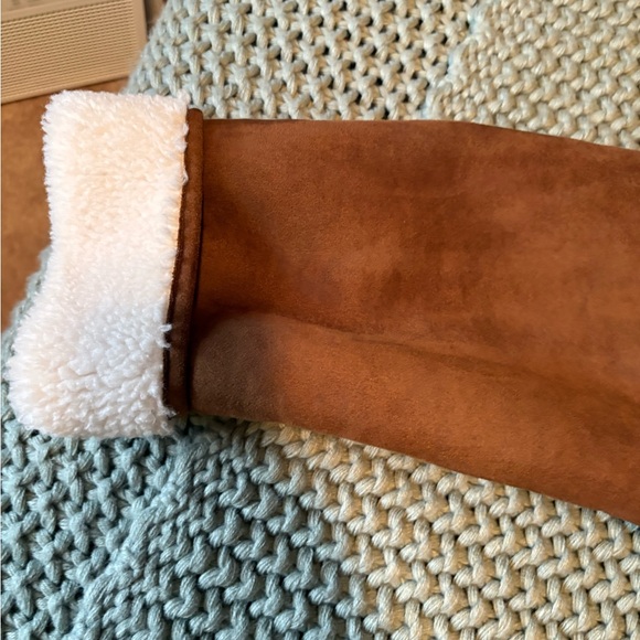 Zara Women’s Faux Shearling-Lined Jacket - Picture 4 of 5